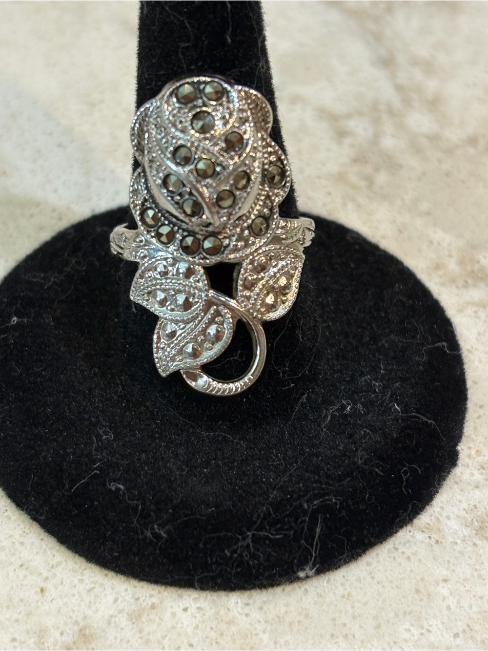 Sterling silver Marcasite Leaf Ring -A size 5 3/4. B4